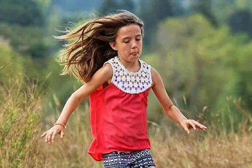 Десятилетняя девочка спасла двух малышей от смерти ценою собственной жизни Десятилетняя девочка спасла двух малышей от смерти ценою собственной жизни