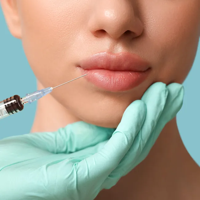 «Вазелиновые губы»: как двум девушкам спасали лица в новом выпуске шоу «Что я наделала?»