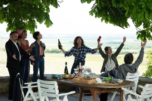 Фильм «Шампанского!»