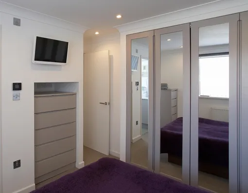 5 устаревших трендов в дизайне спальни, от которых стоит отказаться в 2026 году