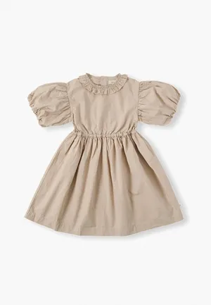 Бежевое платье с рукавами Бежевое платье с рукавами