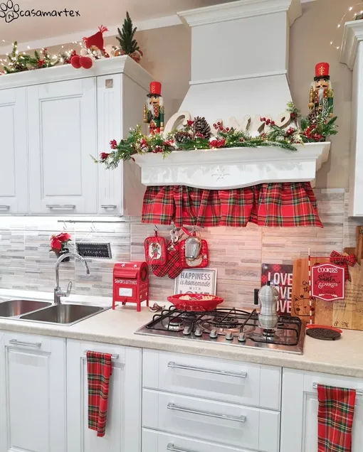 Красный -любимый цвет Огненной Лошади, если использовать его в новогоднем декоре дома , то это принесет деньги и удачу в новом году 2026 Красный -любимый цвет Огненной Лошади, если использовать его в новогоднем декоре дома , то это принесет деньги и удачу в новом году 2026