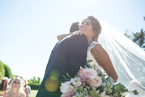 Дочь устроила ненастоящую свадьбу ради отца с терминальной стадией рака Дочь устроила ненастоящую свадьбу ради отца с терминальной стадией рака