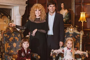 Леопарды снова в моде: Алла Пугачева и Филипп Киркоров поразили своими нарядами на дне рождения Лизы и Гарри Леопарды снова в моде: Алла Пугачева и Филипп Киркоров поразили своими нарядами на дне рождения Лизы и Гарри