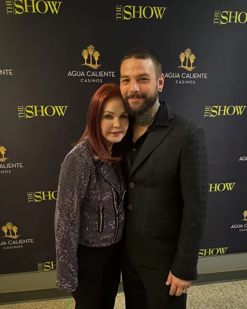 Присцилла Пресли с младшим сыном Навароне Гарибальди