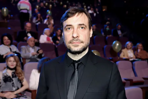 Евгений Цыганов заснял жену на прогулке с пятилетним сыном Евгений Цыганов заснял жену на прогулке с пятилетним сыном