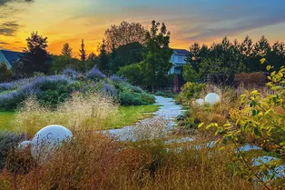 Сад нового времени: какие ключевые факторы определяют облик современного сада