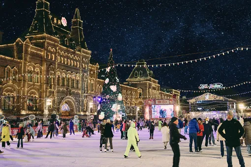 ГУМ-каток открылся на Красной площади в Москве: как покататься там бесплатно ГУМ-каток открылся на Красной площади в Москве: как покататься там бесплатно