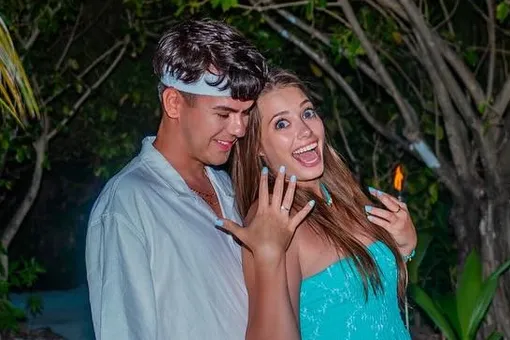 Помолвка на Мальдивах: Тимур Гаязов сделал предложение олимпийской чемпионке Вере Бирюковой Помолвка на Мальдивах: Тимур Гаязов сделал предложение олимпийской чемпионке Вере Бирюковой