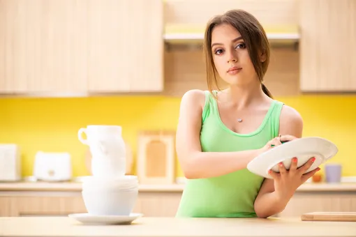 7 вещей, которые нельзя чистить эфирными маслами