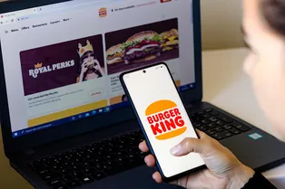 Тянет на странности? Burger King выпустил вопперы с необычными сочетаниями