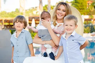 Мария Кожевникова показала архивный снимок школьных времен