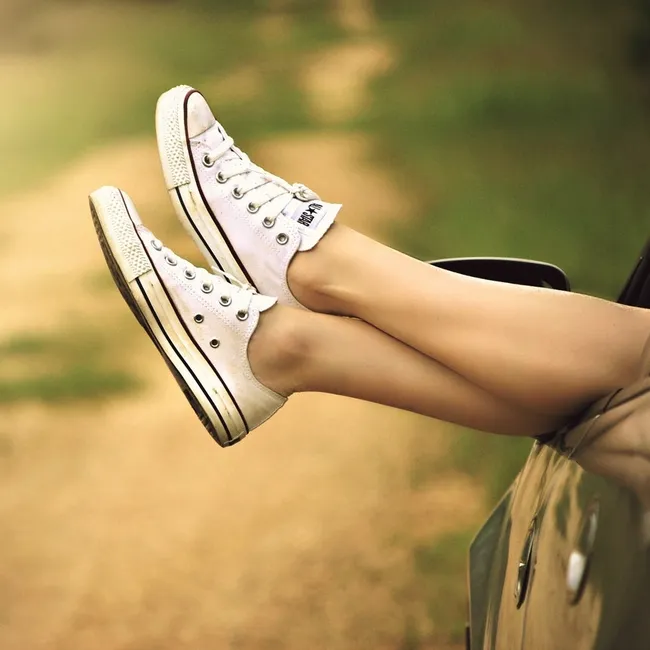 Как почистить белые кеды или кроссовки весной 2026 года: советы, пошаговая инструкция