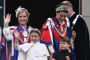 Любимая невестка Елизаветы II отчитала принцессу Шарлотту на публике. Как на это отреагировала Кейт Миддлтон?