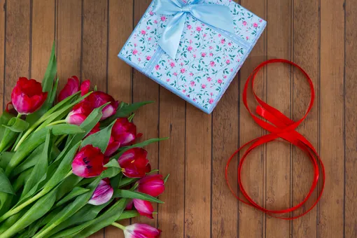 Подарки на 8 марта девушке, жене, маме: 25 идей до 3000 рублей Подарки на 8 марта девушке, жене, маме: 25 идей до 3000 рублей