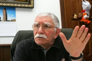 Суд приговорил бывшую жену Армена Джигарханяна отработать 200 часов Суд приговорил бывшую жену Армена Джигарханяна отработать 200 часов