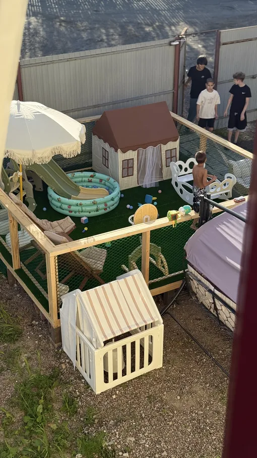 Когда Платон подрастёт, деревянную основу игровой площадки перенесут к будущему бассейну