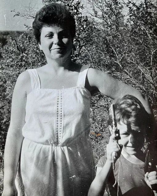 Всеволод Болдин с мамой. Архивное фото Всеволод Болдин с мамой. Архивное фото