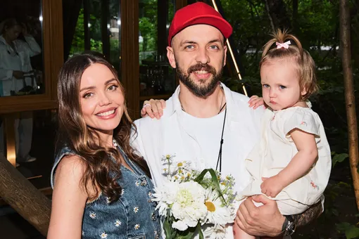 Как превратить 10 часов в воздухе с ребенком в спокойное путешествие: Ассоль поделилась секретом перелетов с детьми Как превратить 10 часов в воздухе с ребенком в спокойное путешествие: Ассоль поделилась секретом перелетов с детьми