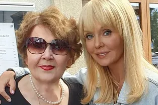 «Дочь улыбается как вы»: мама Валерии показала фото в молодости «Дочь улыбается как вы»: мама Валерии показала фото в молодости