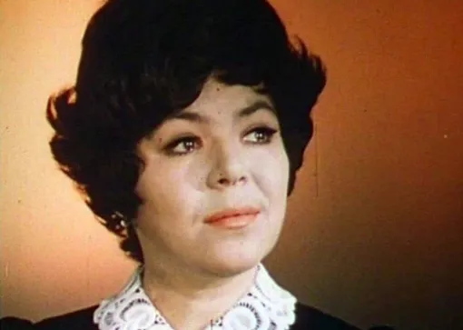 Майя Кристалинская: биография, песни, фото, личная жизнь и ранняя смерть Майя Кристалинская: биография, песни, фото, личная жизнь и ранняя смерть