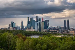 «Прогнозы неутешительные»: какая погода ожидается на майские в Москве и Санкт-Петербурге?