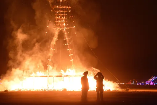 Лежал в луже крови у чучела: россиянина убили на фестивале Burning Man в Неваде