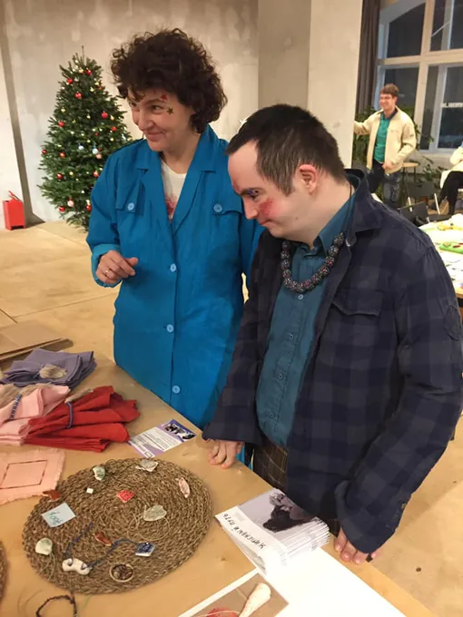 Попечитель фонда Вера Шенгелия и подопечный фонда Сергей