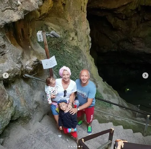 Оксана Акиньшина с Арчилом Геловани, сыном Константином и дочерью Эмми