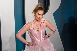 Дочь Майкла Джексона обратилась в суд с жалобой на преследователя Дочь Майкла Джексона обратилась в суд с жалобой на преследователя