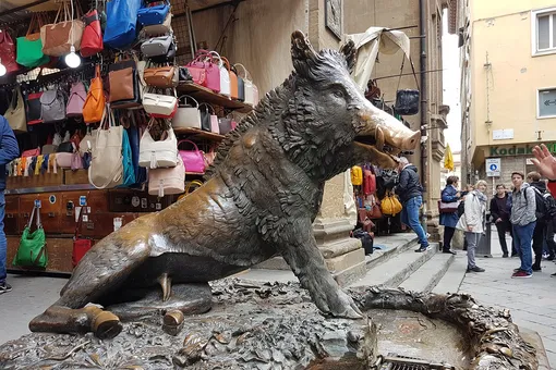 Бронзовый кабан Бронзовый кабан