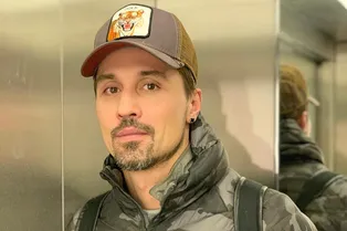 Дима Билан вышел на сцену со сломанной ногой