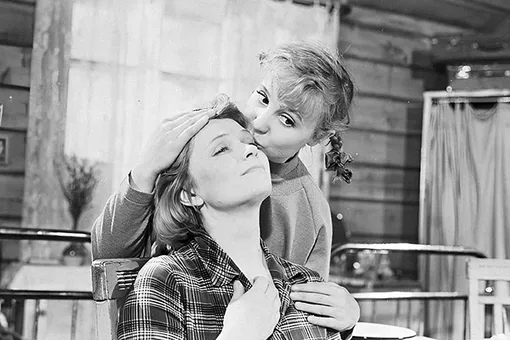 «Мама Вера» из «Девчат» и её счастливая или несчастливая любовь с Ростоцким