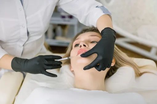 «Я ненавидела свое лицо»: 17-летняя школьница увеличила губы. И пожалела об этом «Я ненавидела свое лицо»: 17-летняя школьница увеличила губы. И пожалела об этом