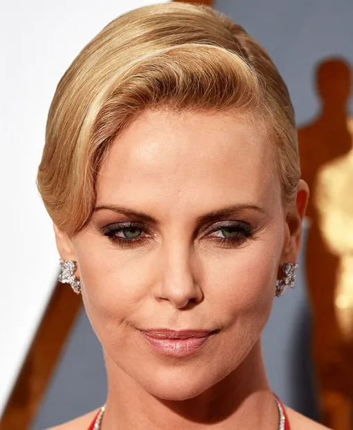 Как выглядят 10 звёзд крупным планом: фото без фильтров и Фотошопа Как выглядят 10 звёзд крупным планом: фото без фильтров и Фотошопа