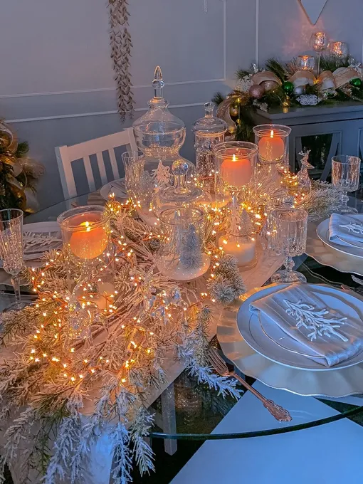 Гирлянда-нить на новогоднем столе