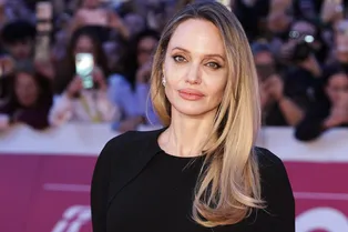 Анджелина Джоли впервые показала шрамы от мастэктомии