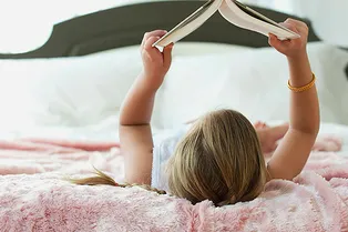 Не читает? 10 книг, которые увлекут даже самого нечитающего ребёнка