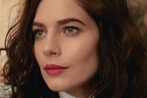 Юлия Снигирь в коротких шортах поразила поклонников чувственным танцем Юлия Снигирь в коротких шортах поразила поклонников чувственным танцем