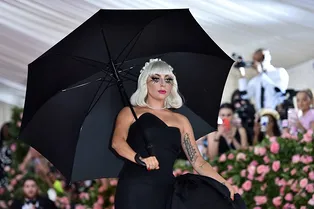 «Слушайте своих детей»: мама Леди Гаги рассказала об унижениях дочери в школе «Слушайте своих детей»: мама Леди Гаги рассказала об унижениях дочери в школе