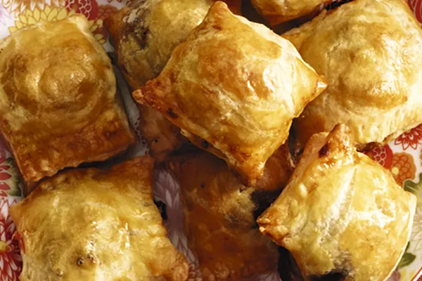 Слойки с сыром бри