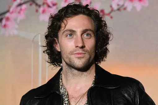 Разница в возрасте с женой — 23 года: что известно о «новом Бонде» Аароне Тейлоре-Джонсоне Разница в возрасте с женой — 23 года: что известно о «новом Бонде» Аароне Тейлоре-Джонсоне