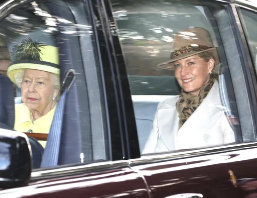 Королева Елизавета II и Софи, герцогиня Эдинбургская Королева Елизавета II и Софи, герцогиня Эдинбургская