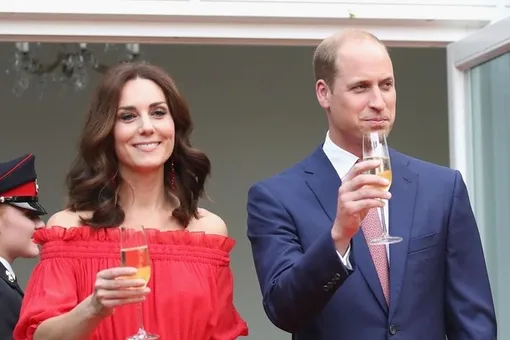 «Ты меня уважаешь?» Жена принца Уильяма отвела душу в баре «Ты меня уважаешь?» Жена принца Уильяма отвела душу в баре