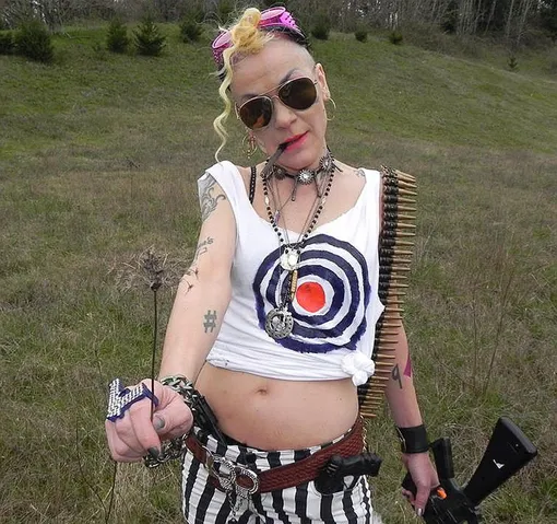 Ольга Питерс (Крис Эванс)