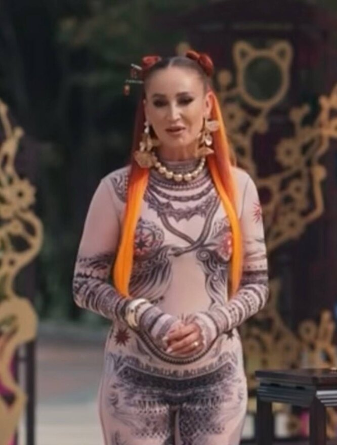 Секстегі әдемі күтуші