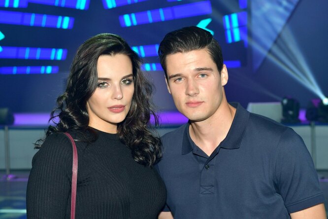 Жасы үлкен кісі саунада жас қызбен жыныстық қатынасқа түседі. Тегін порно анальды фотосуреттер