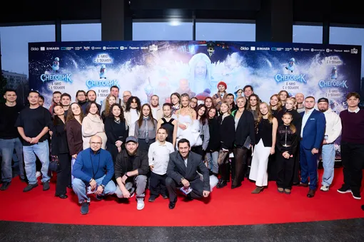 Дмитрий Чеботарёв, Полина Максимова, Карина Разумовская и Екатерина Темнова и другие на премьере новогоднего фильма