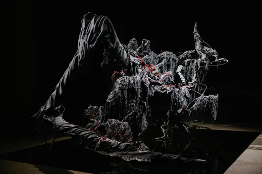 «Древо с ягодами», Дмитрий Каварга