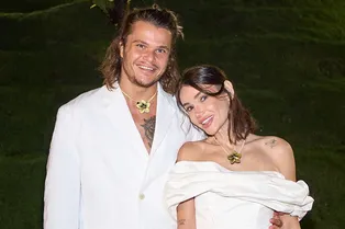 «Была уверена, что он со мной расстаётся»: Айза выходит замуж за молодого возлюбленного